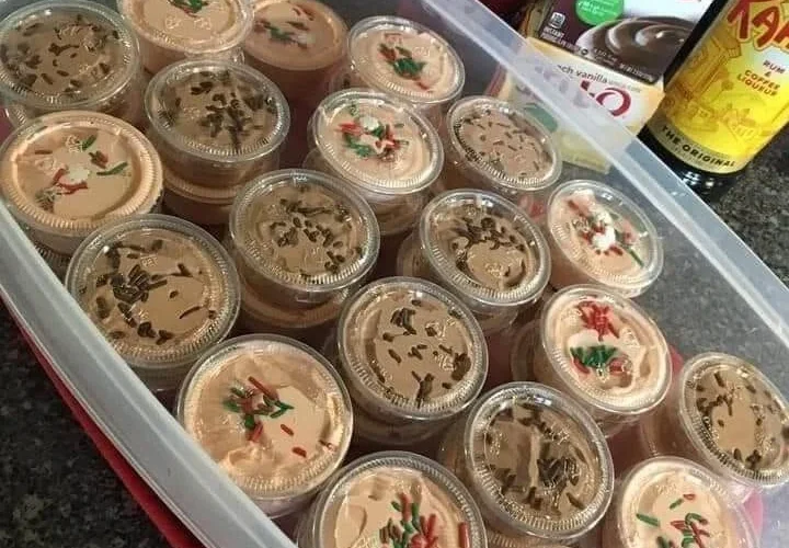 CHRISTMAS CHOCOLATE KAHLUA & BAILEY’S PUDDING SHOTS
