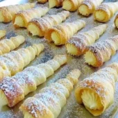 Puff Pastry Cream Horns Puff Pastry Cream Horns