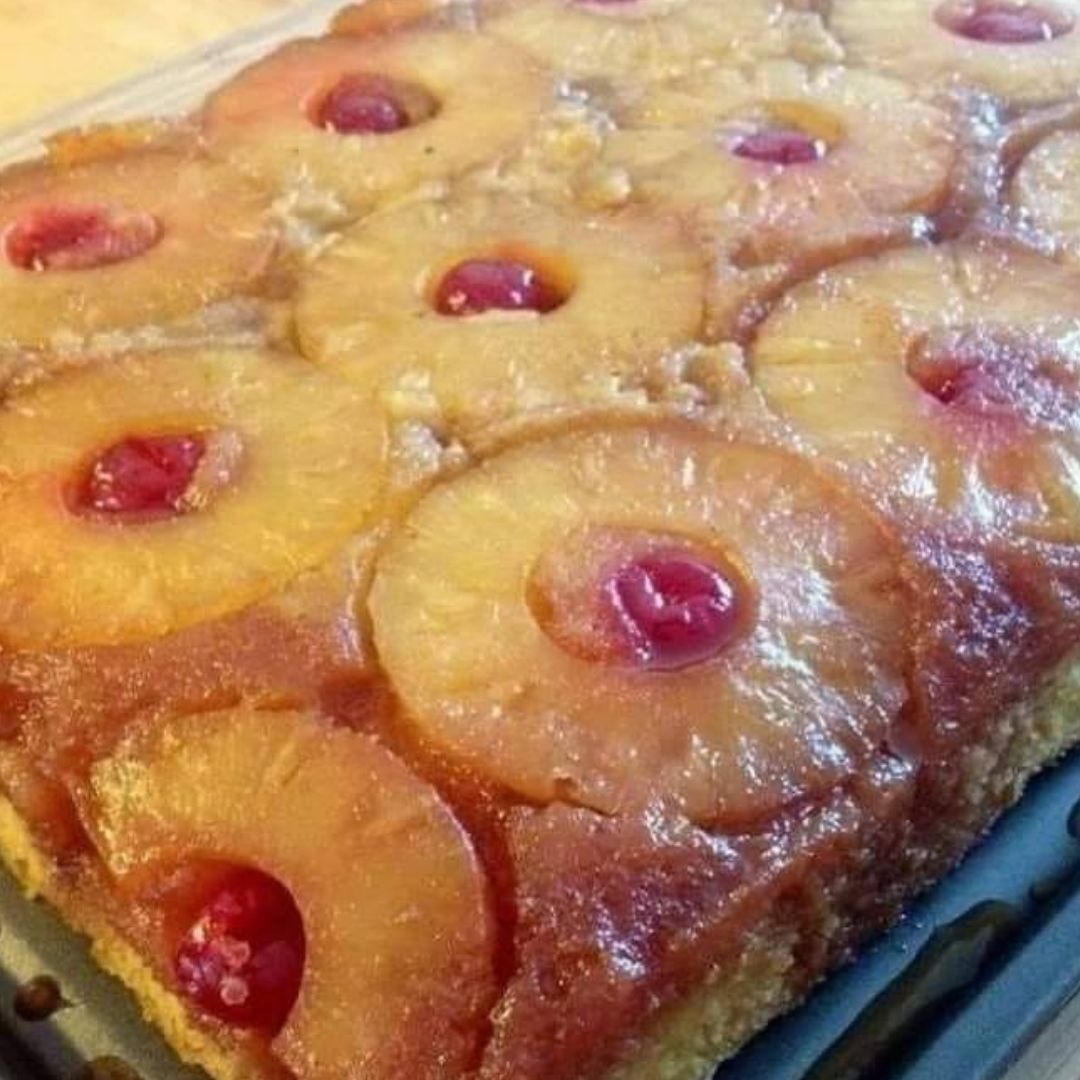 THE BEST PINEAPPLE UPSIDE DOWN CAKE