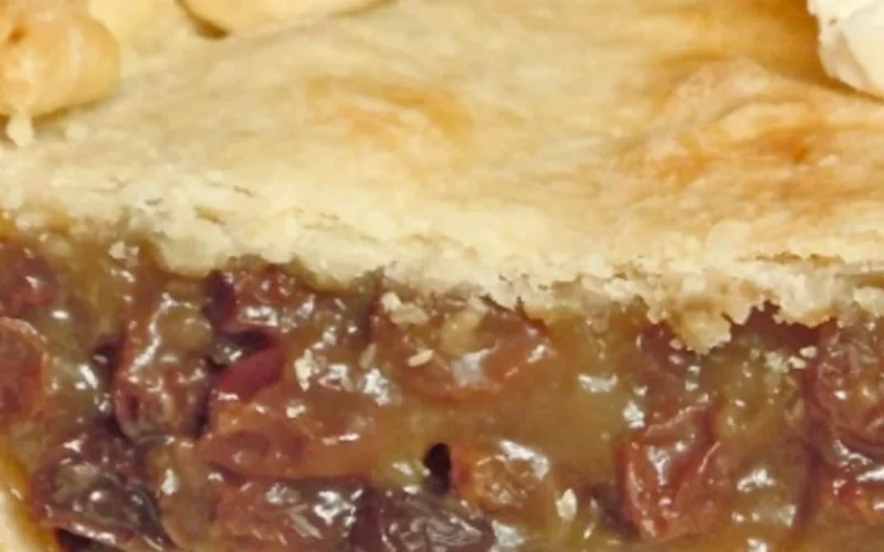 Old Fashioned Raisin Pie