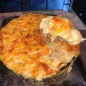 CREAMY BAKED MAC AND CHEESE