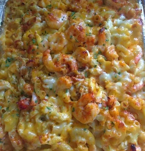 Creamy Seafood Mac and Cheese